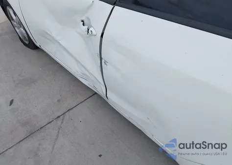 2017 Kia Forte Lx z USA, uszkodzony, nr VIN 3KPFK4A74HE136318